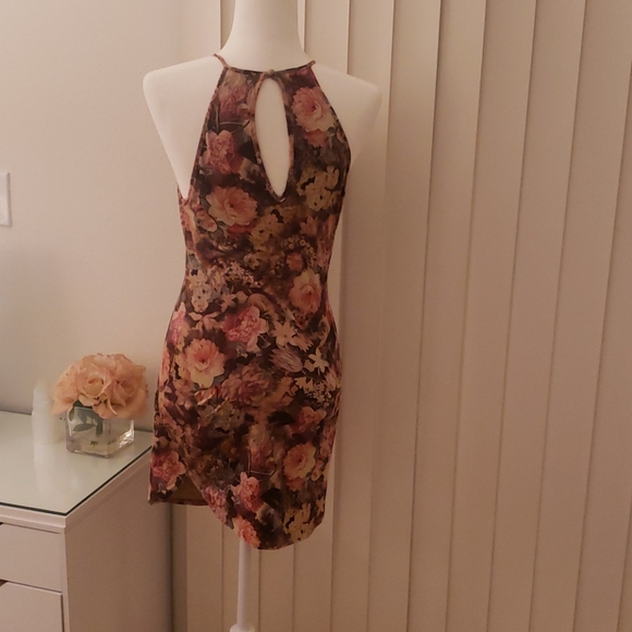 🔥❤🔥Floral Sleeveless Mini Dress Medium - Picture 3 of 7